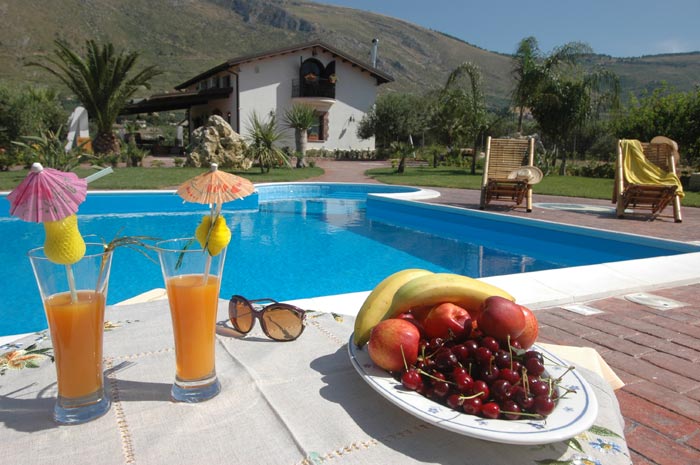 GIARA: Mediterranean villa with pool in the Sicilian countryside in Scopello
