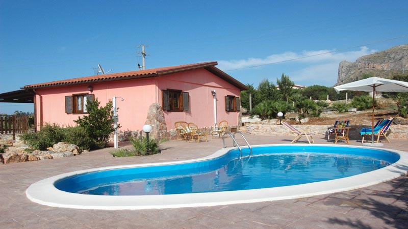 VILLA ROSADA, lovely holiday home with pool in Scopello