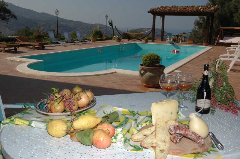 CATARINA : Luxurious villa with pool in Pettineo, Messina
