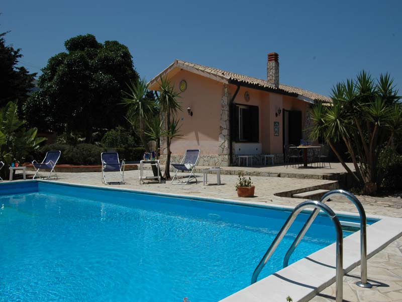 ISABELLA : Lovely villa with pool. in Scopello