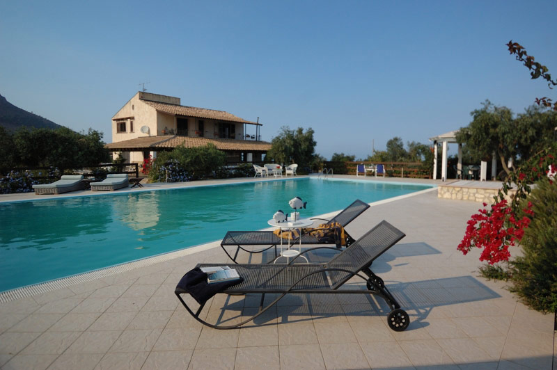 TENUTE AVERSA : Charming countryside estate with pool in Castellammare del Golfo